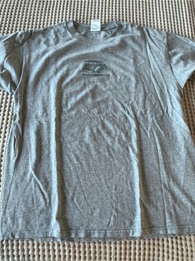 Men's Gray Short Sleeve Graphic Tee - Classic Crew Neck